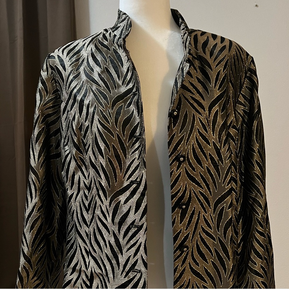DressBarn Print Long Sleeve Button-Down Shirt Size 14